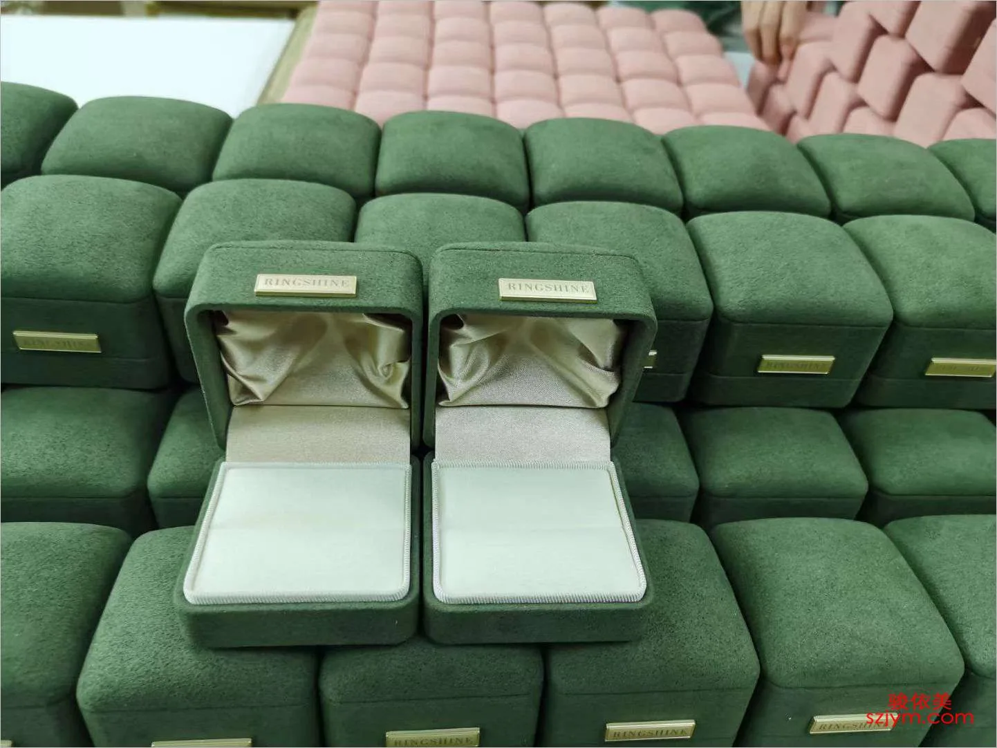 Vintage Jewelry Box SH4