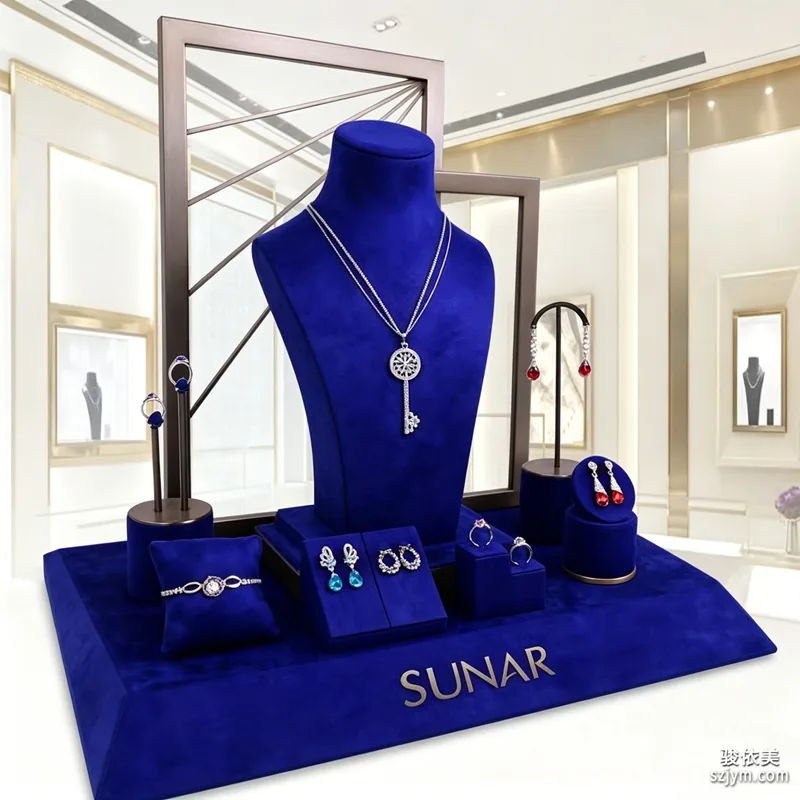 Jewelry Window CH4
