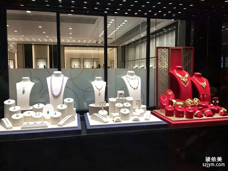 Window Display CH29
